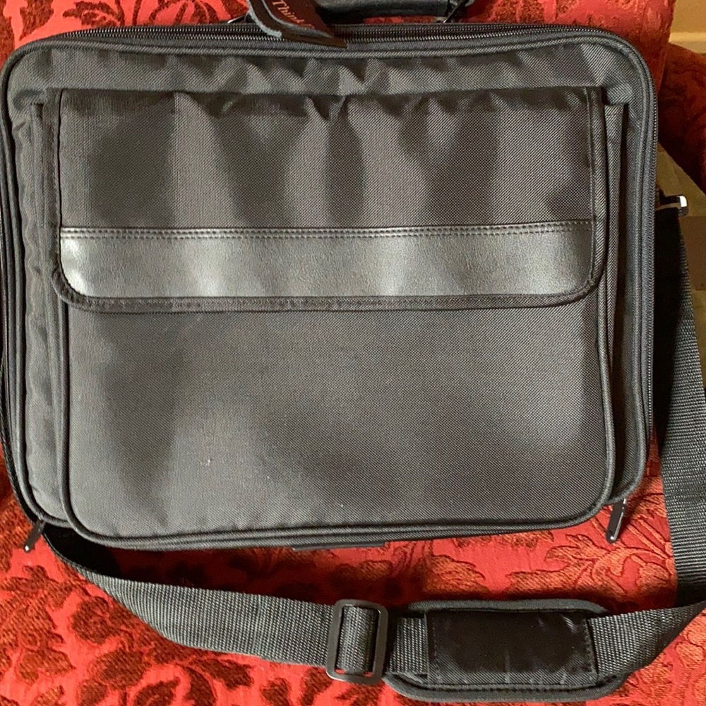 Thinkpad Professional 15.6 inch topload case